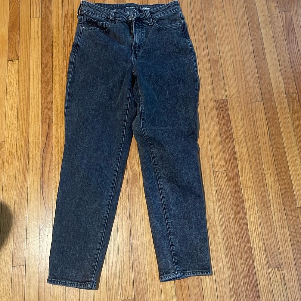 High Rise women’s jeans, size 6